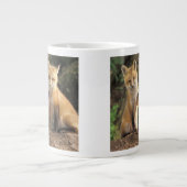 赤いキツネの目の前にハゲワシ) ジャンボコーヒーマグカップ (正面)