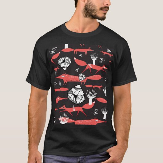 赤いキツネ：ダークバックグラウンドシームレス。 Tシャツ (正面)