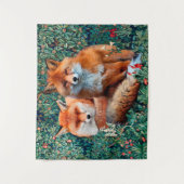 赤いキツネ、緑、花 タペストリー (正面)