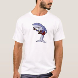 赤いギターを演奏しているおもしろいな鮫 Tシャツ