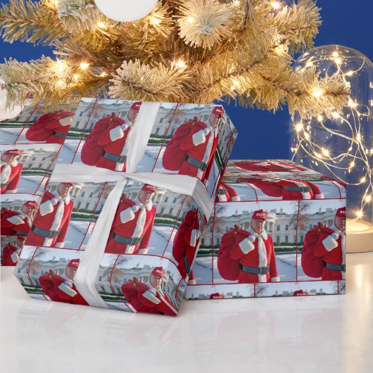 赤いギフトサック付きサンタクローストランプ ラッピングペーパー (クリスマス)