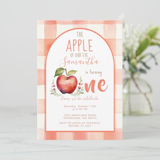 赤いギンガムアップル水の色の最初の誕生日 招待状 (スタンド正面)