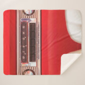 赤いクラシックの中の古い車のラジオAmerican car wi シェルパブランケット (正面(横))