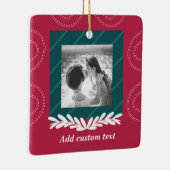 赤いクリスマスのカスタマイズ可能なエレガント写真 セラミックオーナメント (右)
