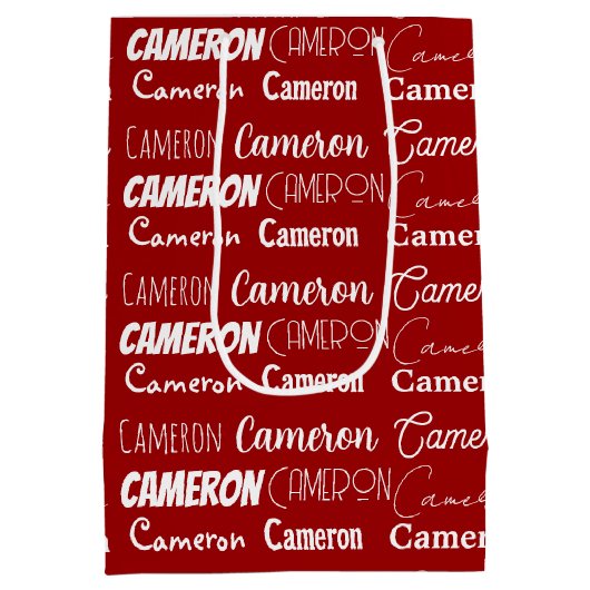 赤いクリスマスの名前のコラージュパーソナライズされた ミディアムペーパーバッグ (裏面)