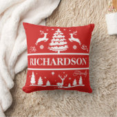 赤いクリスマスの家族の名前 |モノグラム名前をカスタムする クッション (ブランケット)