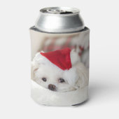 赤いクリスマスの帽子をかぶったかわいい白犬 缶クーラー (缶裏面)