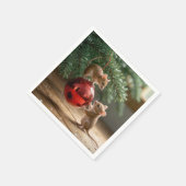 赤いクリスマスオーナメントのネズミ スタンダードカクテルナプキン (角)