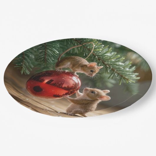 赤いクリスマスオーナメントのネズミ ペーパープレート (アングル)