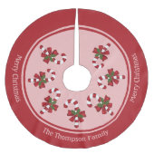 赤いクリスマスキャンディカスタムーと家族の名前 ブラッシュドポリエステルツリースカート (正面)