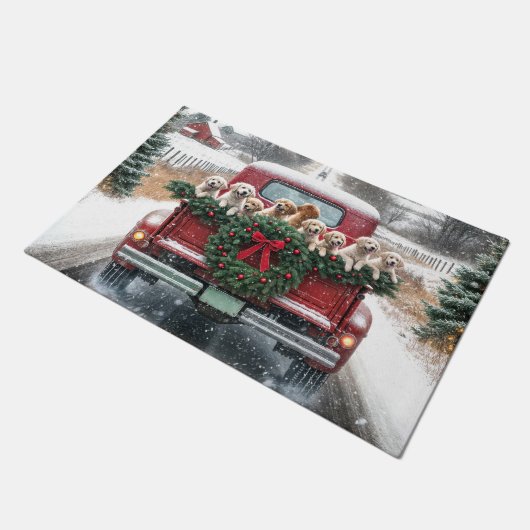 赤いクリスマストラックのゴールデンレトリバー子犬 ドアマット (アングル)