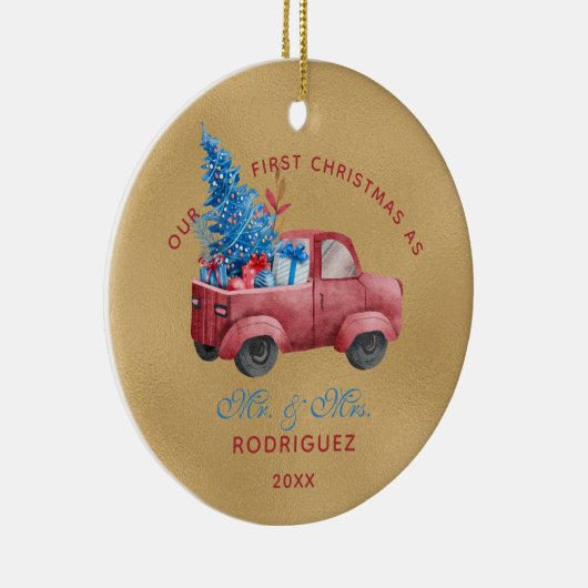 赤いクリスマストラック水の色の新婚の写真 セラミックオーナメント (右)