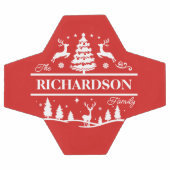 赤いクリスマスパーソナライズされたの姓 |休日 サッカーボール (フラット)