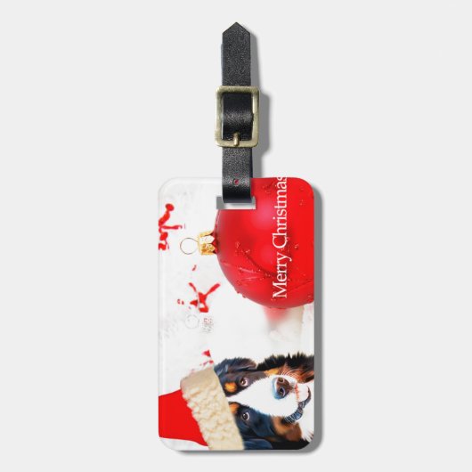 赤いクリスマス飾り付きベルネーズマウンテンドッグ ラゲッジタグ (正面縦)
