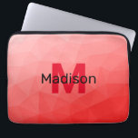 赤いグラデーションのジオメトリメッシュパターンモノグラム ラップトップスリーブ<br><div class="desc">モノグラムあなたのカスタムイニシャルと名前でパーソナライズ。赤いグラデーションのジオメトリメッシュパターン。明るい濃い赤のグラデーションを持つ三角形のジオメトリックメッシュグラデーション。パターングラデーション、メッシュ、三角形、三角形、ジオメトリ、ジオメトリックカッコいい、グラデーション、三角形、明るい、赤</div>