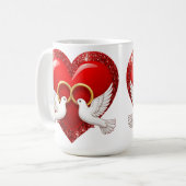 赤いグリッターのハートに結婚指輪 コーヒーマグカップ (正面左)
