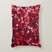 赤いグリッターハート：ミニマリストテクスチャ アクセントクッション (正面(垂直))