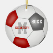 赤いグレーのスクールカラー女の子の男の子サッカー セラミックオーナメント (正面)