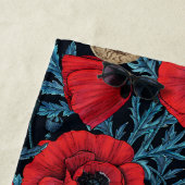 赤いケシとレンツ、黒い離れ青い ビーチタオル (インサイチュ)