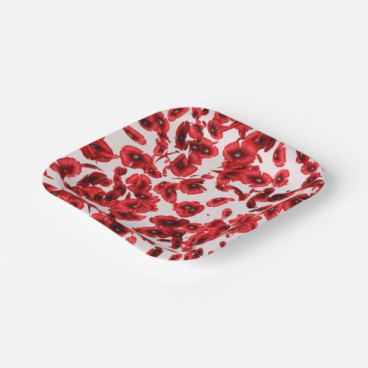 赤いケシの花カスケーディングケシのフローラ ペーパープレート (傾斜あり)