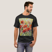 赤いケシの花、柔らかい水色。 Tシャツ (正面フル)