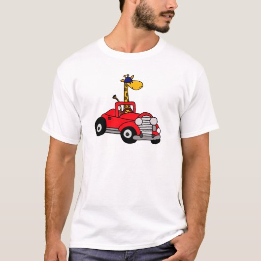 赤いコンバーチブルを運転しているファンキーなキリン Tシャツ (正面)