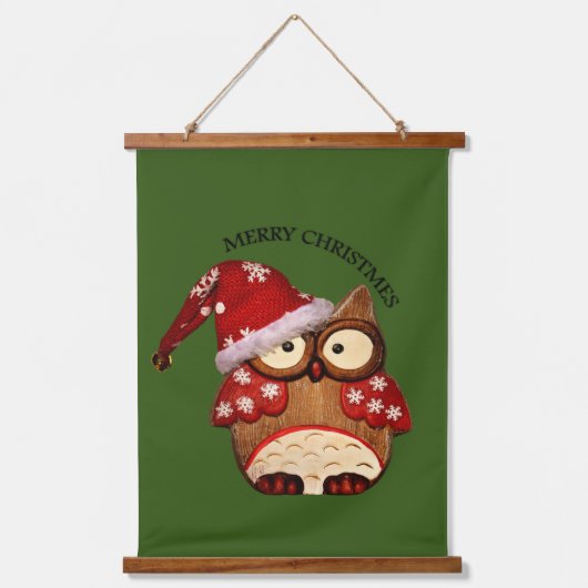 赤いサンタ帽のサンタ・フクロウ 吊り下げ型タペストリー (正面)