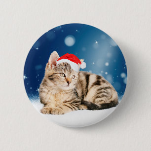 赤いサンタ帽をかぶったかわいい猫 クリスマス スノー 缶バッジ