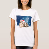 赤いサンタ帽をかぶった可愛い猫クリスマス雪 Tシャツ (正面)
