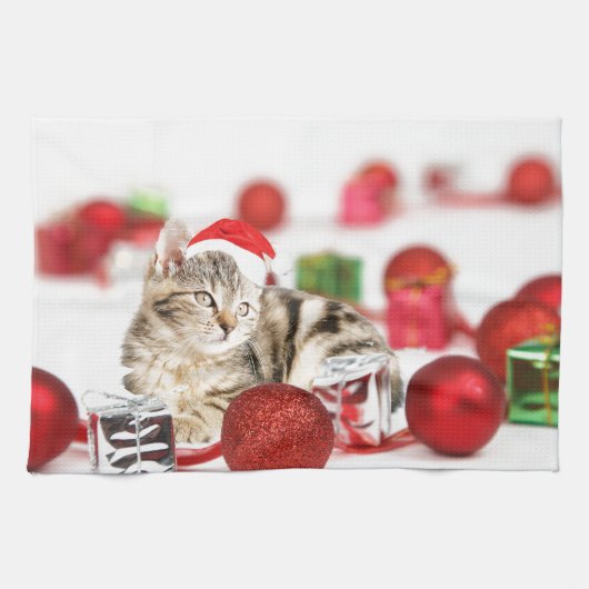 赤いサンタ帽をかぶった猫のクリスマスオーナメント キッチンタオル (横)