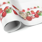 赤いサンタ帽子のクリスマスオーナメントを着た猫 ラッピングペーパー (ロールコーナー)