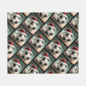 赤いサンタ帽子付きサッカーボール フリースブランケット (正面(横))