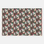 赤いサンタ帽子付きサッカーボール ラッピングペーパーシート (正面2)