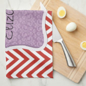 赤いジグザグ、赤いシェブロン、ジグザグパターン、お名前 キッチンタオル (四つ折り)