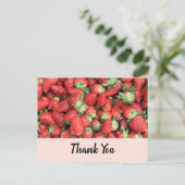 赤いジューシーなイチゴのバッチありがとう ポストカード (スタンド正面)