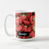 赤いジューシーなイチゴのバッチ写真 コーヒーマグカップ (左)