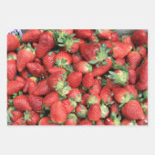 赤いジューシーなイチゴのバッチ ラッピングペーパーシート (正面2)