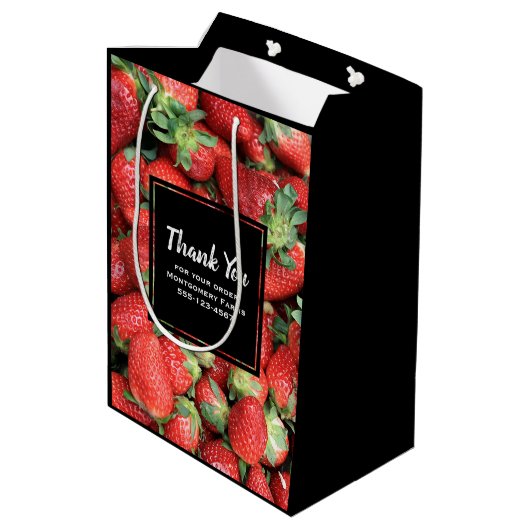 赤いジューシーなイチゴの写真を使ったビジネスサンキューカード ミディアムペーパーバッグ (裏面アングル)