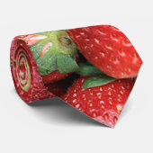 赤いジューシーなイチゴの写真 ネクタイ (ロール)