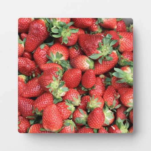 赤いジューシーなイチゴの写真 フォトプラーク (正面)