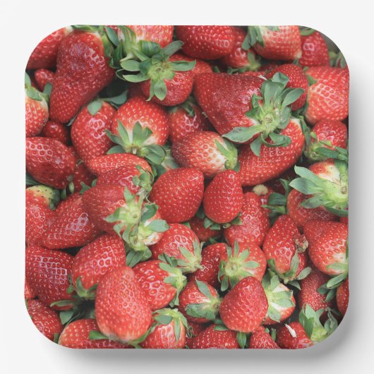赤いジューシーなイチゴの写真 ペーパープレート (正面)