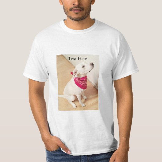 赤いスカーフを着たかわいい白犬クリスマスTシャツ Tシャツ (正面)