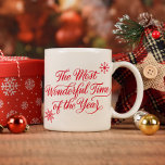 赤いスクリプト最も素晴らしいタイムクリスマス コーヒーマグカップ<br><div class="desc">このおもしろいは、フェスティバルの休日のマグモダンは、書のスクリプトの挨拶と赤の繊細な雪の結晶を特徴とする。デザインは両側で同じ。このデザインのすべての色はカスタマイズ可能で、単にクリックデザインツールを使用して編集する。</div>