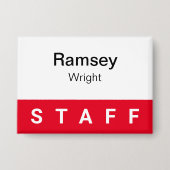 赤いスタッフピンバックバッジボタン3.5インチネームタグ 缶バッジ (正面)