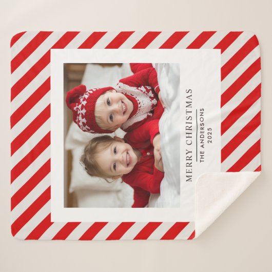 「赤いストライプクリスマスと名前の写真 シェルパブランケット (正面(横))