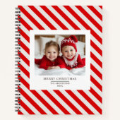 「赤いストライプクリスマスと名前の写真 ノートブック (正面)
