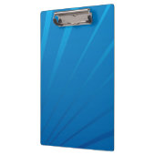 赤いスポーツ・カーが付いている明るい青は子供の男の子を炎にあてます クリップボード (左)