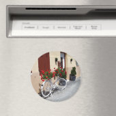 赤いゼラニウムの花でいっぱいの自転車 マグネット (インサイチュ (食洗機))