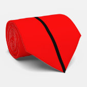 赤いタイの独身のな黒のストライプ ネクタイ (ロール)