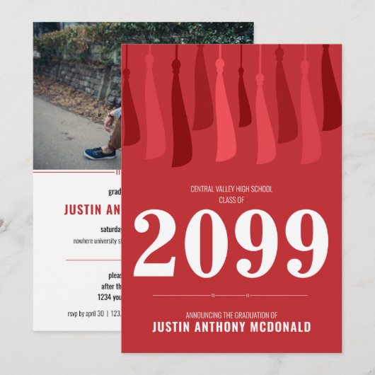 赤いタッセルの列の写真付き卒業招待状 招待状 (正面/裏面)